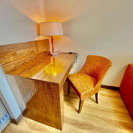 Royal Studio Apartment With A Perfect View - Yamaluxe Bucharest Luaran gambar