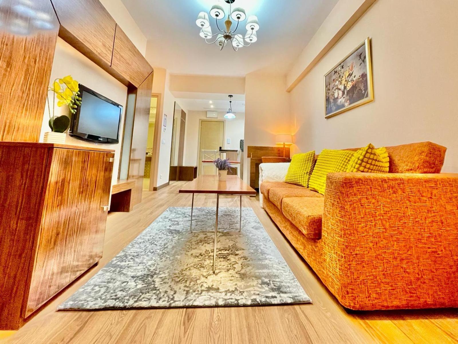 Royal Studio Apartment With A Perfect View - Yamaluxe Bucharest Luaran gambar